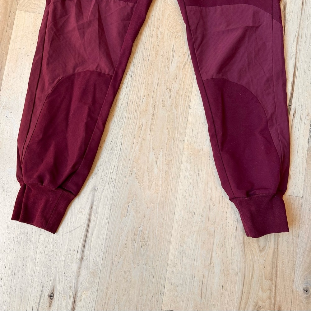 Figs Burgundy Disney Mickey Mouse Jogger Scrub Pants size XS - Picture 3 of 8